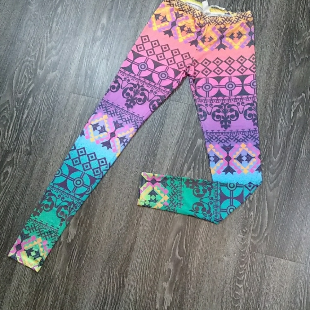 Multi-Color Printed Leggings 💙♥️❤️💚💛💜